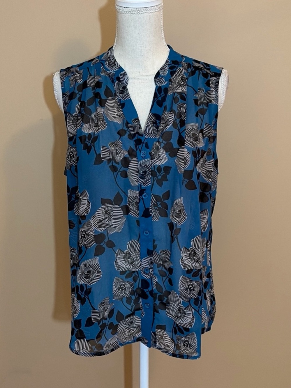 CAbi #4180 Large Engrave Teal Abstract Floral Sleeveless Top